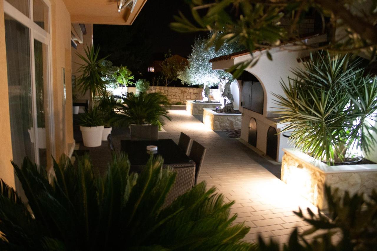 Apartments Villa Jelena Vodice Exterior photo