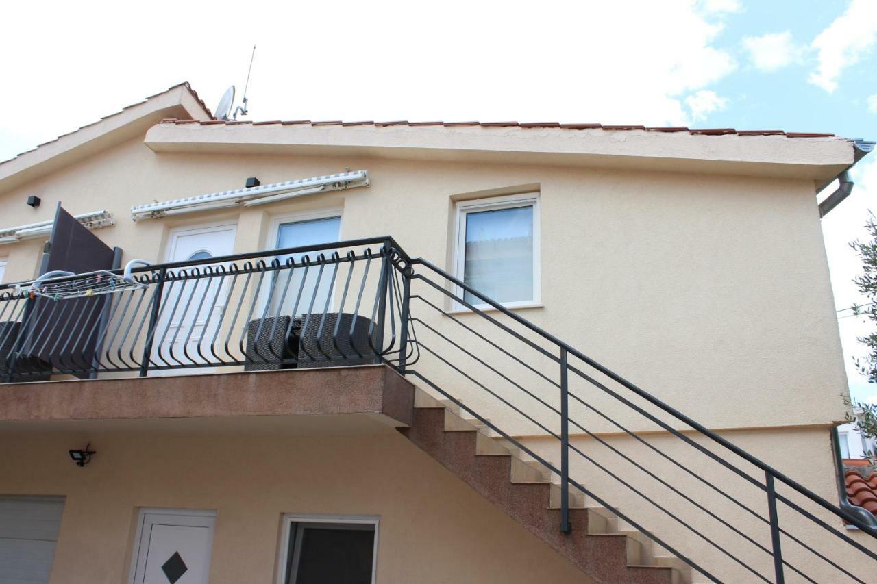 Apartments Villa Jelena Vodice Exterior photo